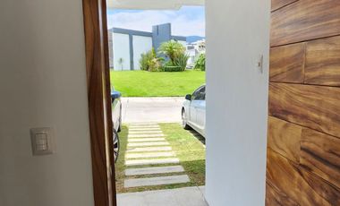 Descubre tu próximo hogar en un espacio tranquilo y agradable, en una excelente casa en renta en el Fraccionamiento Triventi