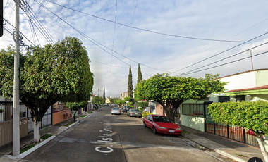 ¡Atención Inversionistas! ¡Excelente Casa oportunidad en Jardines Del Sur!