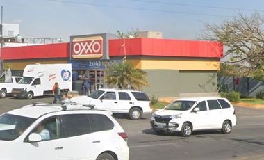 ¡¡Invierte Inteligente, Compra en Remate !! Venta de Casa en Zona de Alta Plusvalía, Col. Fracc. Puerta del LLano, Zapopan, Jal.