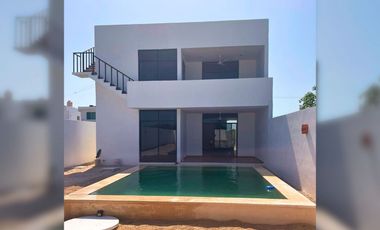 Casa a pasos del mar con alberca privada, en venta, San Benito, Yucatán.