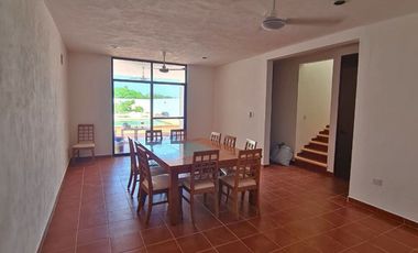 Casa a pasos del mar con alberca privada, en venta, San Benito, Yucatán.