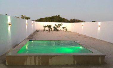 Casa a pasos del mar con alberca privada, en venta, San Benito, Yucatán.