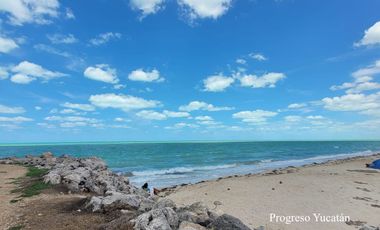 Casa a pasos del mar con alberca privada, en venta, San Benito, Yucatán.