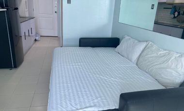 condo near De la Salle University,near makati,near moa