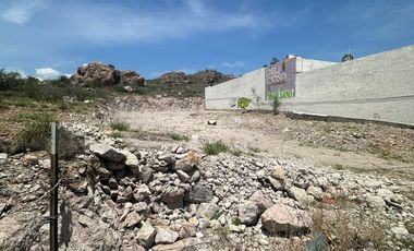 Terreno en vialidad El Reliz
