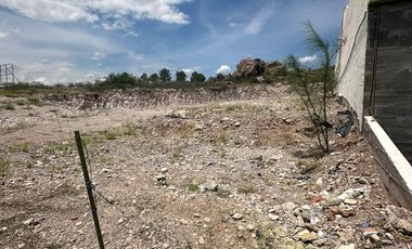 Terreno en vialidad El Reliz