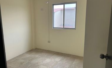 Vendo o alquilo casa en Gran Vittoria de 3 dormitorios con patio y BBQ