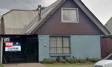 Vendemos en Temuco amplia casa de esquina ubicación potencialmente comercial sector Gabriela Mistral
