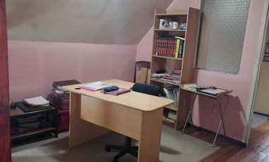 Vendemos en Temuco amplia casa de esquina ubicación potencialmente comercial sector Gabriela Mistral