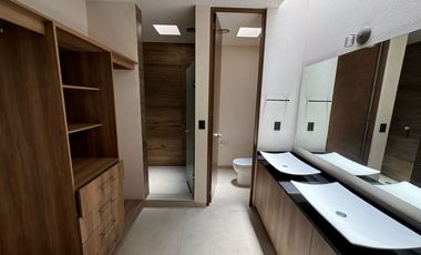 CASA EN VENTA EN PRADERAS ALTOZANO