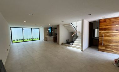 CASA EN VENTA EN PRADERAS ALTOZANO