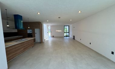 CASA EN VENTA EN PRADERAS ALTOZANO