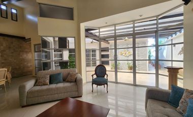 Samborondon, Renta de hermosa casa 3 dorm amoblada de una planta con jacuzzi