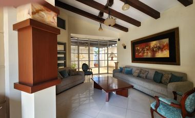 Samborondon, Renta de hermosa casa 3 dorm amoblada de una planta con jacuzzi