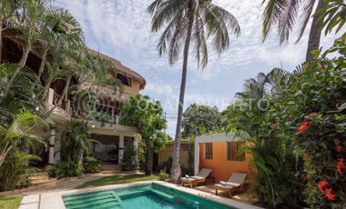 SE VENDE CASA EN Heroes Oaxaqueños, Brisas de Zicatela, 70934 Brisas de Zicatela, Oax., México