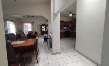 Hermosa casa en venta en zona privilegiada de Parras