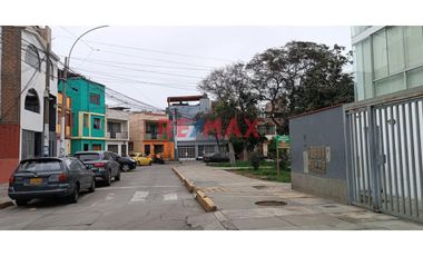 1106726 Venta De Inmueble Con Estacionamiento En Zona Exclusiva Del Distrito Del Rímac