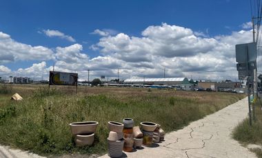 Terreno comercial en renta en esquina, Satélite, Querétaro.