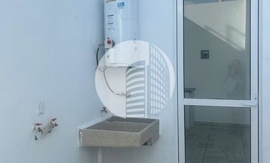VENTA DE CASA NUEVA CERCA DE CUCEA