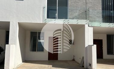 VENTA DE CASA NUEVA CERCA DE CUCEA