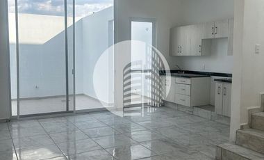 VENTA DE CASA NUEVA CERCA DE CUCEA