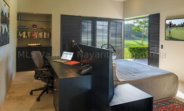 Casa de lujo Beach front en venta en el prestigioso desarrollo Punta Mita