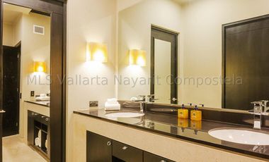 Casa de lujo Beach front en venta en el prestigioso desarrollo Punta Mita