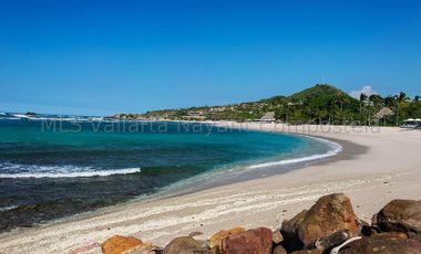 Casa de lujo Beach front en venta en el prestigioso desarrollo Punta Mita