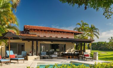 Casa de lujo Beach front en venta en el prestigioso desarrollo Punta Mita