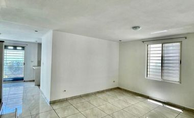 CASA EN VENTA 100% REMODELADA Y EQUIPADA. PASEO DE CUMBRES, MTY