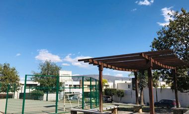 CASA EN VENTA 100% REMODELADA Y EQUIPADA. PASEO DE CUMBRES, MTY