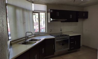 ¡Oportunidad Única venta casa 180mts2 en el Corazón de Guadalajara!