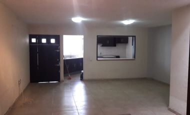 ¡Oportunidad Única venta casa 180mts2 en el Corazón de Guadalajara!