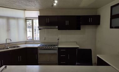 ¡Oportunidad Única venta casa 180mts2 en el Corazón de Guadalajara!