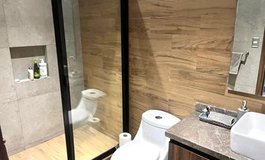 CASA CON RECÁMARA EN PLANTA BAJA LOMAS DE ANGELÓPÓLIS CLÚSTER CON ALBERCA