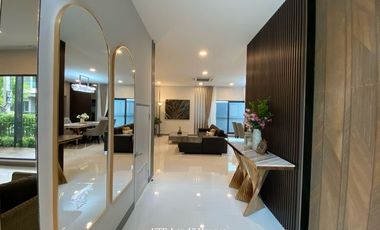 For Sale/Rent The City Bangna (new project) size XL, large size, lots of usable space. Luxury detached house, new project, next to Mega-Bangna. Corner