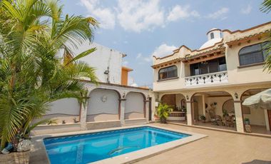 $2,600,000 Un Departamento con Albarca y Patio en CIVAC, Jiutepec, Morelos