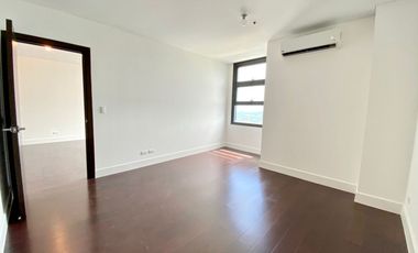 Garden Towers, Makati: 1BR Unit for Sale!