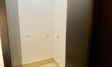 Garden Towers, Makati: 1BR Unit for Sale!