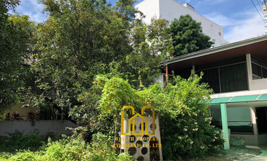 🏡 Land with Building for Sale: 199 Sq. Wah in Phetchaburi New Cut Soi 47 Intersection 6, Near Bangkok Hospital 🏡