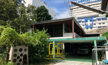 🏡 Land with Building for Sale: 199 Sq. Wah in Phetchaburi New Cut Soi 47 Intersection 6, Near Bangkok Hospital 🏡