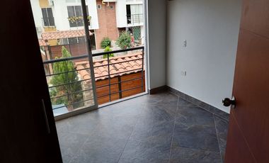 Vendo casa de dos niveles en San Jerónimo