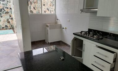 Vendo casa de dos niveles en San Jerónimo