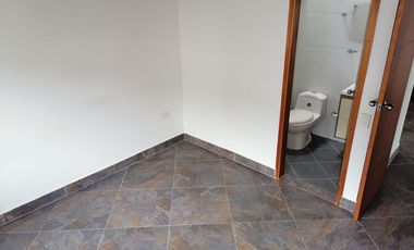 Vendo casa de dos niveles en San Jerónimo