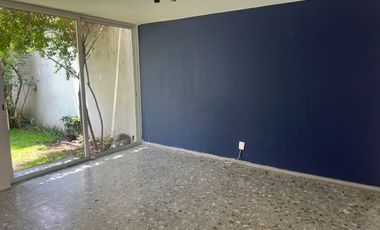MAGNIFICA UBICACION, CALLE CERRADA FRENTE A PARQUE, AMPLIOS ESPACIOS, USO DE SUELO