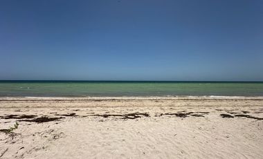 Casa en venta en Telchac Puerto con club de playa y amenidades privadas