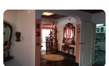 Vendo casa  de 592m2 en el norte de Quito.