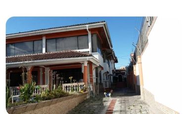 Vendo casa  de 592m2 en el norte de Quito.