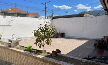 Vendo casa  de 592m2 en el norte de Quito.