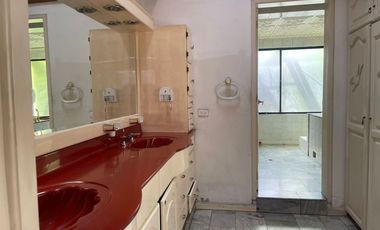 Vendo casa  de 592m2 en el norte de Quito.